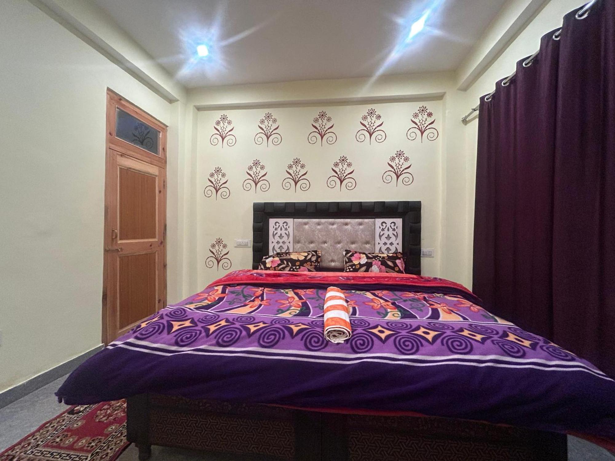 Karma Guest House And Cafe Kalgha Camera foto