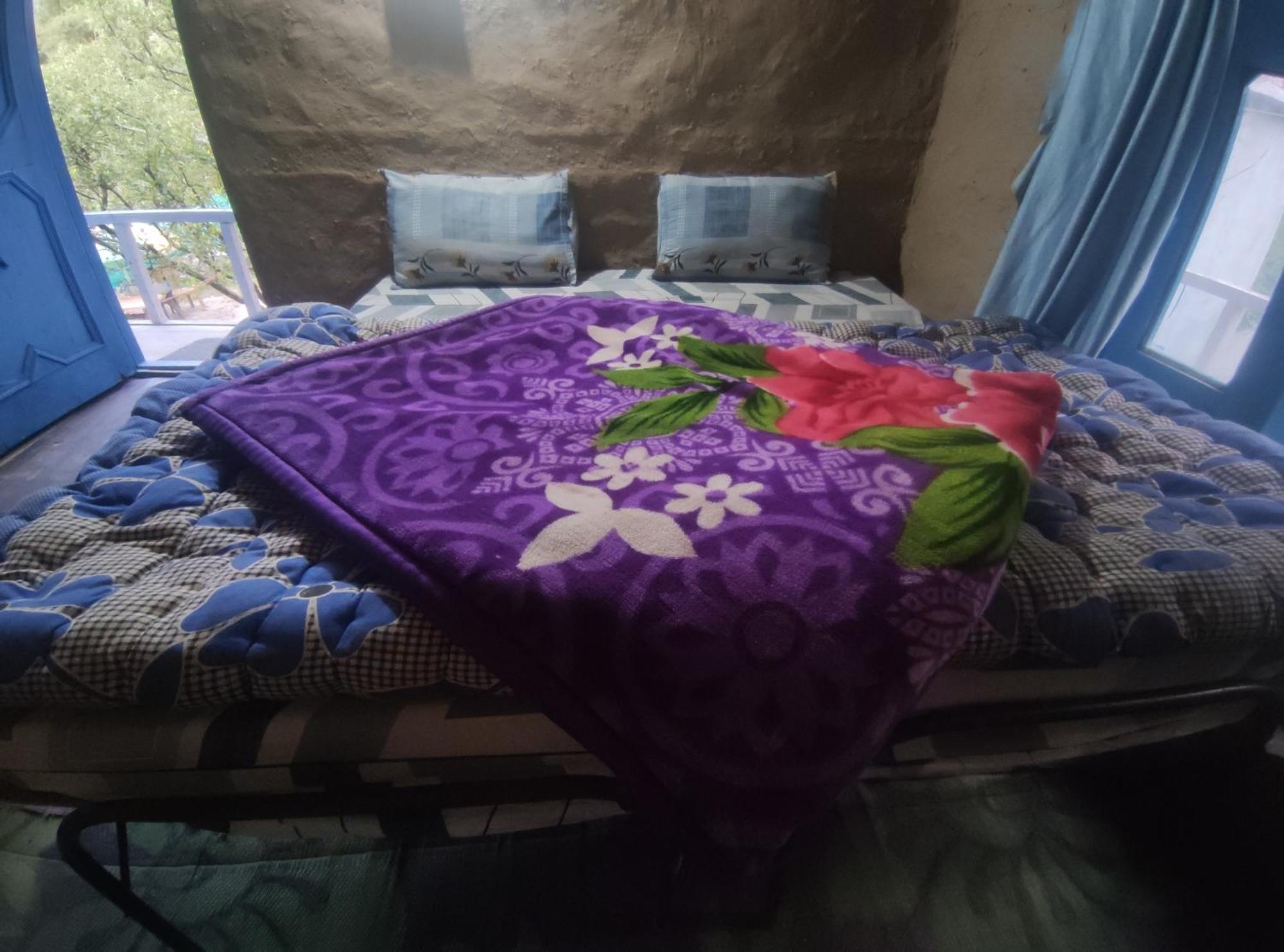 Karma Guest House And Cafe Kalgha Camera foto